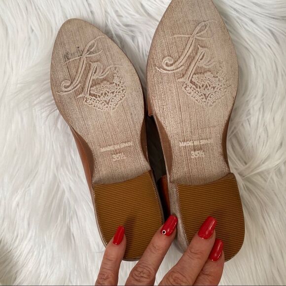 NWOB Free People Royale side cut out flat 5.5 - Picture 5 of 7